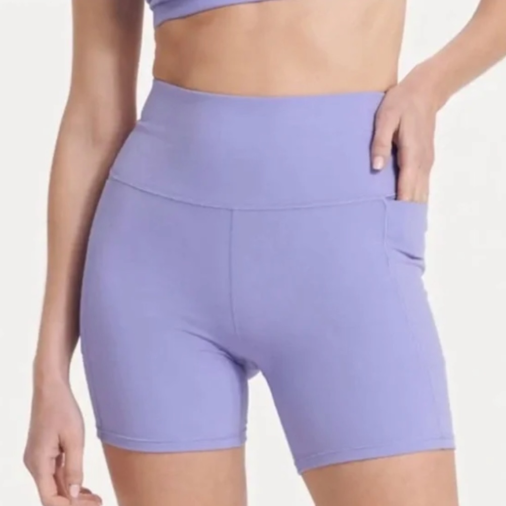 💜 Host Pick! 💜NWT Vuori Studio Pocket Short XS Ultra Violet Purple